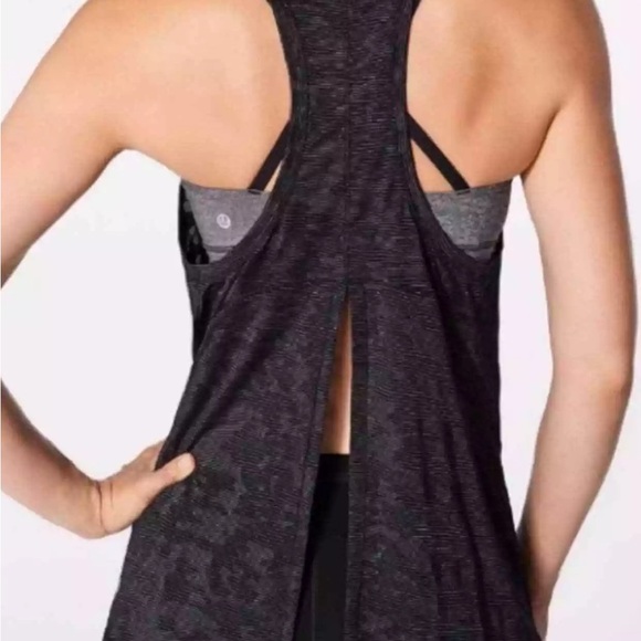 Lululemon Miles Ahead Tank Deep Camo 6 Tie Back - Picture 3 of 8